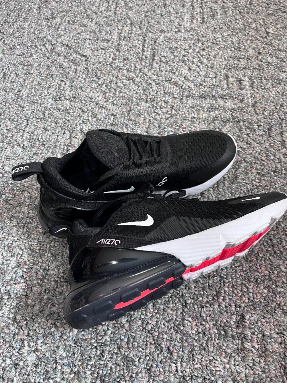 Nike Air Max 270 Sneakers Black/White/Red Mens size 10